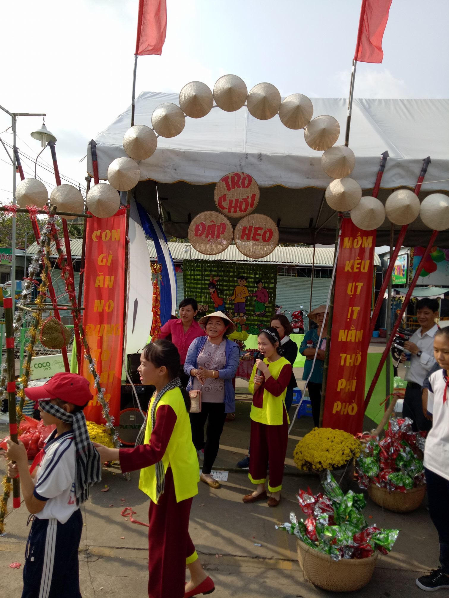 Hoạt động vui xuân 2018 - Trường TH Thị Trấn